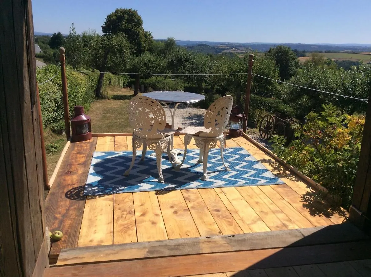 Guest house L Ancienne Auberge Teissieres-les-Boulies