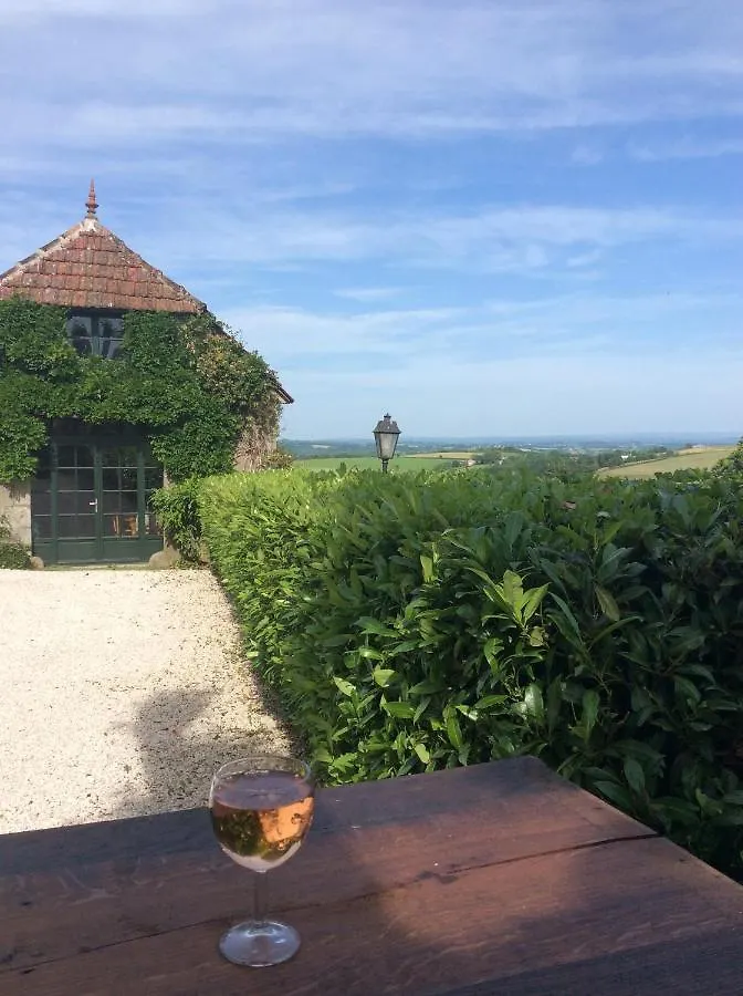 Guest house L Ancienne Auberge Teissieres-les-Boulies